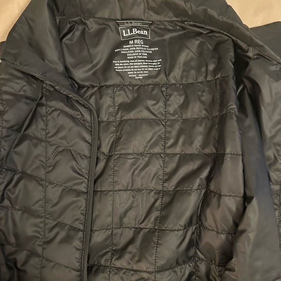 L.L. Bean Women's PrimaLoft Packaway Vest - worn once - Picture 3 of 4